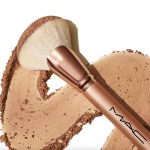 MAC Cosmetics 143S BRONZER FAN BRUSH NIB